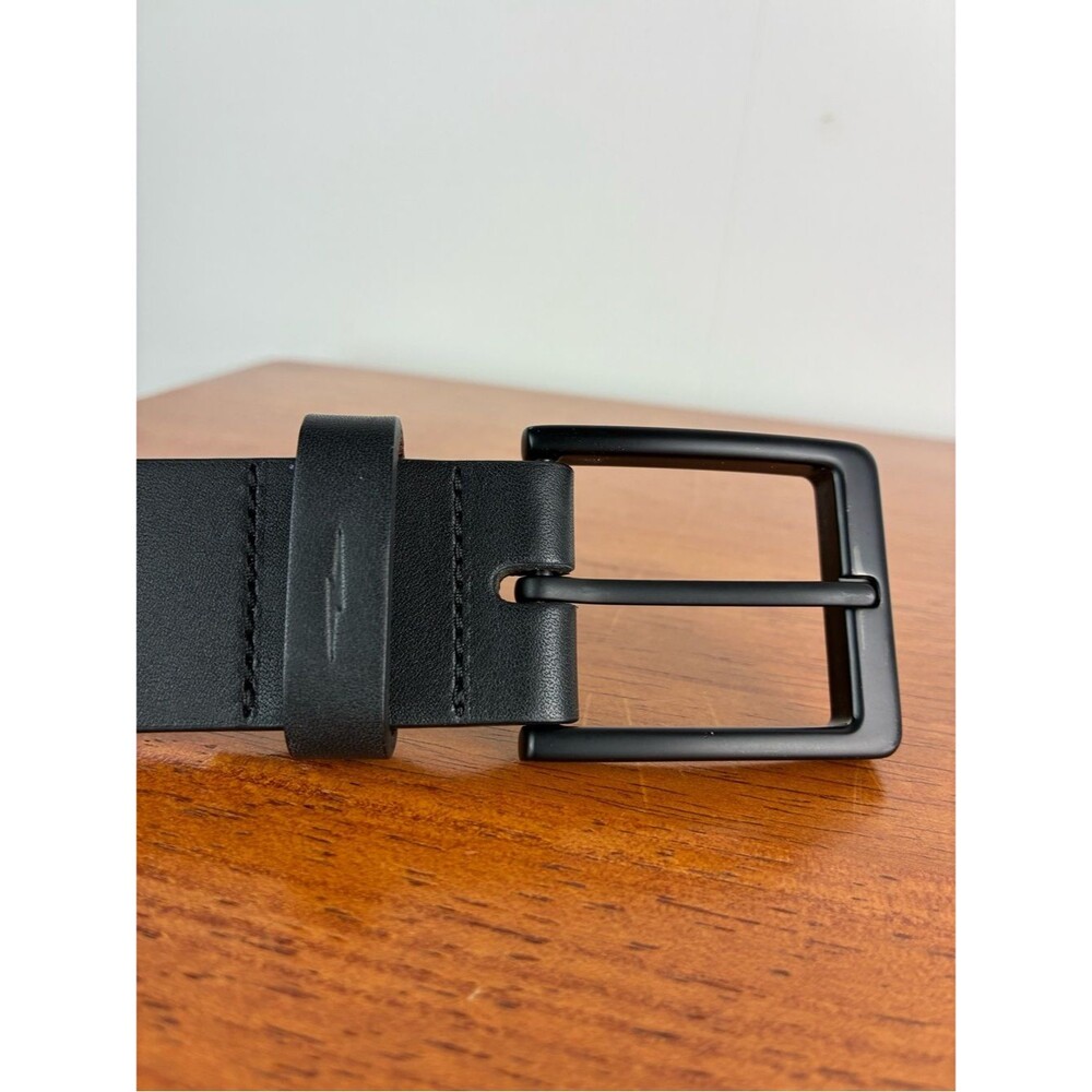 Shinola men’s black leather 1 1/2" lighting bolt keeper belt size 42